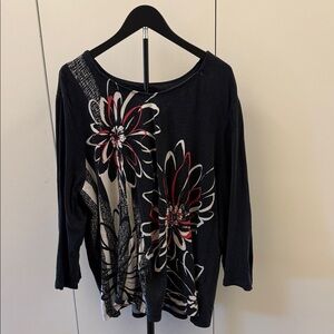 Elegant Black Floral Women's Long Sleeve Top